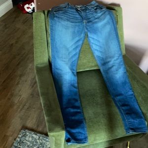 Hudson jeans - mid rise Collin skinny 28